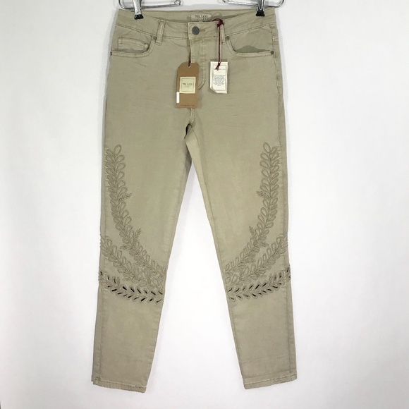 Tru Luxe Jeans Lasercut Embroidered NWT Size 6 Skinny Ankle - Picture 1 of 6